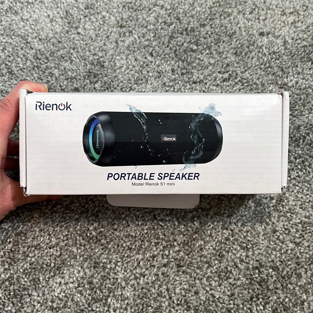 Rienok S1 Mini Black Waterproof Bluetooth Portable Speaker System - Picture 1 of 7